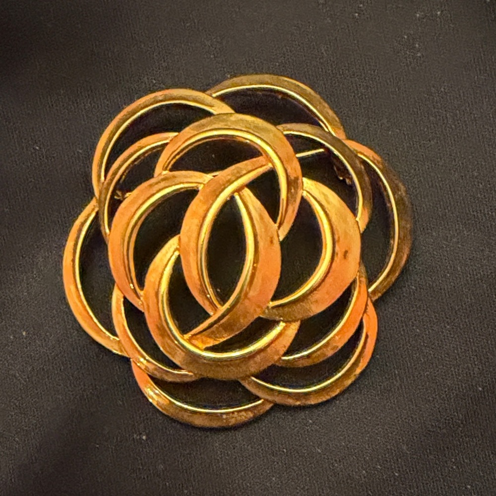 Elegant Gold-Tone Brooch